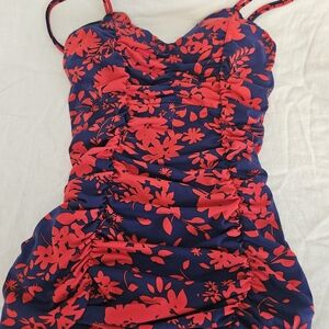 Lands' End Tankini Swimsuit Top In Red Floral on Navy